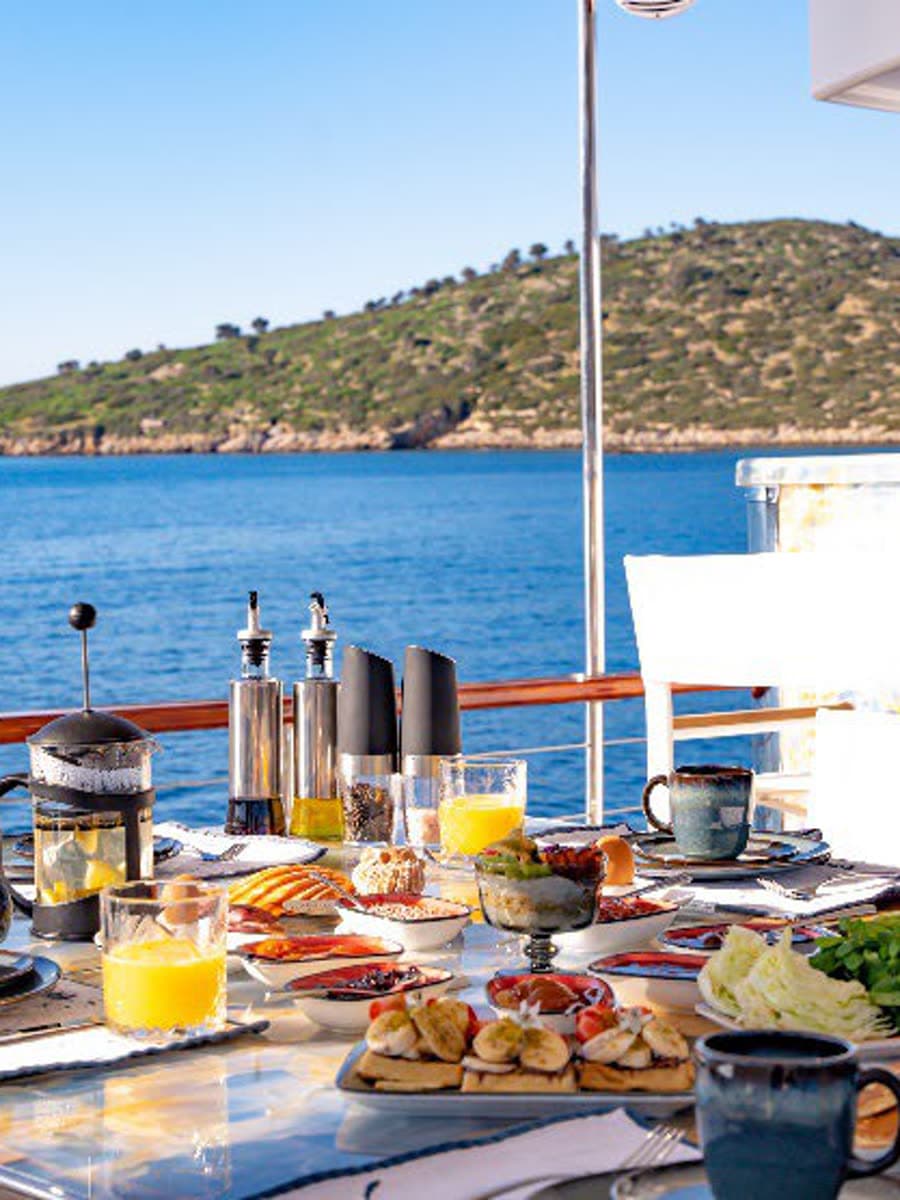 Breakfast laid on the aft deck